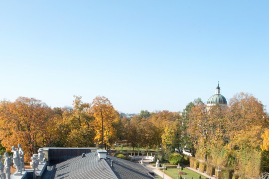 Dach nad półncnym skrzydłem pałacu po remoncie, fot. Zbigniew Reszka, Muzeum Pałacu Króla Jana III w Wilanowie.jpg