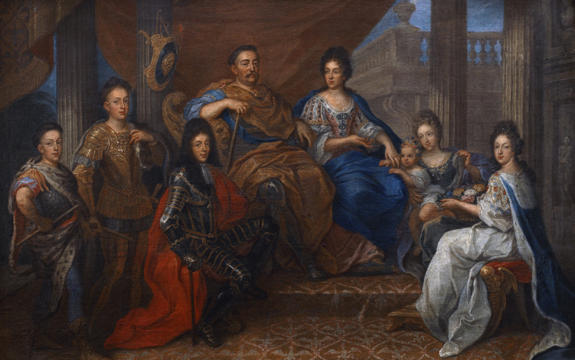 Jan III Sobieski z rodziną. Na tym reprezentacyjnym zbiorowym portrecie dworskim wszystkie postacie zgrupowane są wokół centralnie usytuowanej pary królewskiej, na tle monumentalnej architektury pałacowej przypominającej Wilanów. Układ postaci jest dokładnie przemyślany, każdy członek rodziny zajmuje należne mu miejsce. Pośrodku kompozycji usytuowani są Jan III i Maria Kazimiera, z lewej, obok króla, Jakub Ludwik (1667-1737), Aleksander Benedykt (1677-1714) i Konstanty Władysław (1680-1726), z prawej zaś, obok królowej, Jadwiga Elżbieta Amalia (1673-1722), od 1691 r. żona Jakuba Sobieskiego, z małą córeczką Marią Leopoldyną (1693-1695) oraz Teresa Kunegunda Sobieska (1676-1730).